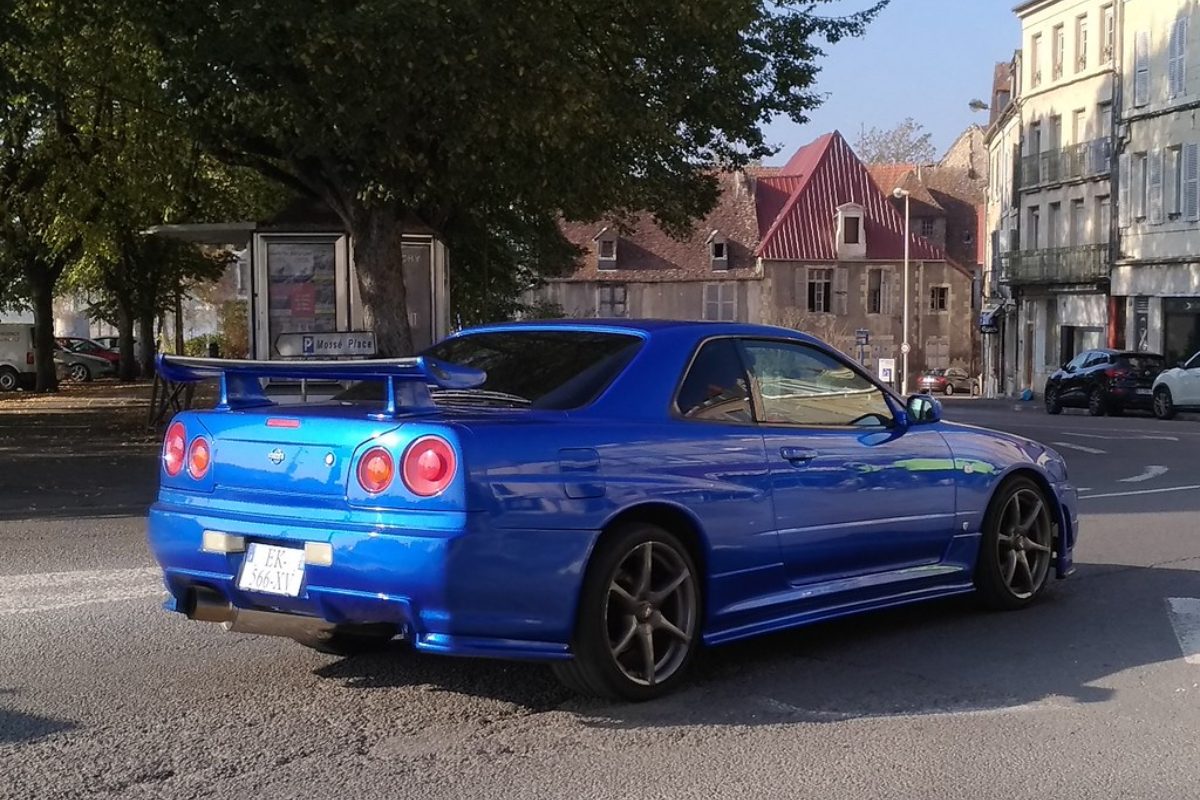 Nissan Skyline met KW-schroefset